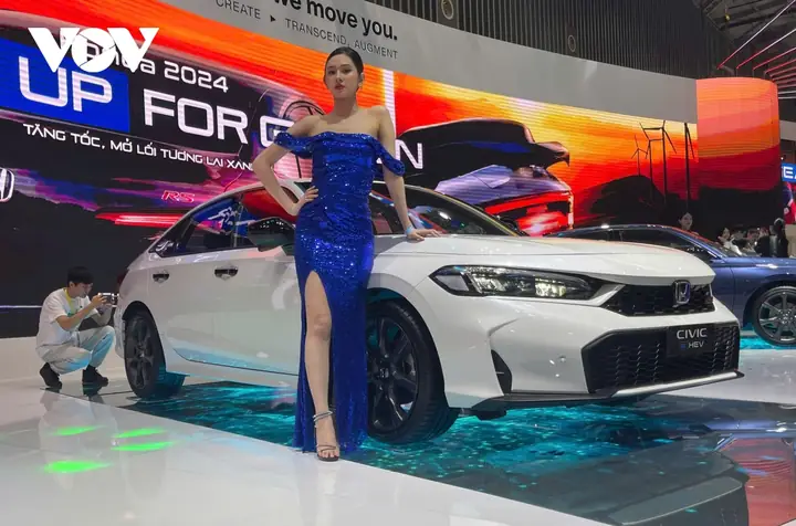 Hạ Tầng Sạc Xe Điện Còn Hạn Chế