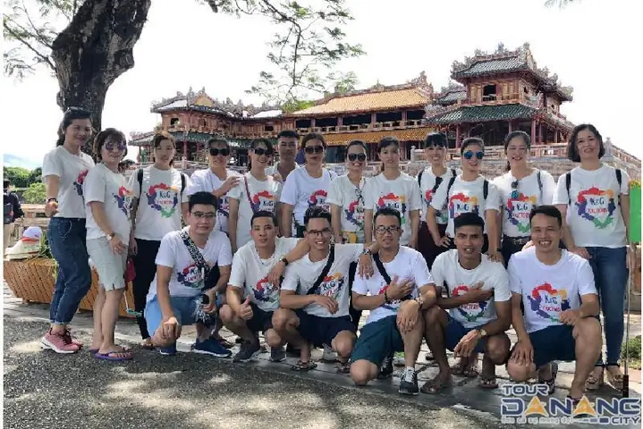 Đi Bằng Tour Du Lịch