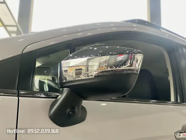 Ngoại Thất Mitsubishi Xpander Cross Màu Trắng