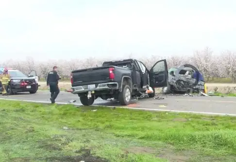 Xe Tải, Ô Tô, Xe Ủi: So Sánh Công Năng, Ứng Dụng & An Toàn Lái Xe