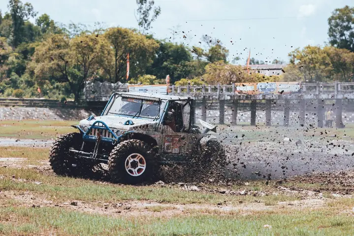 Đường Đua Độc Đáo Tại Hồ Thủy Tiên