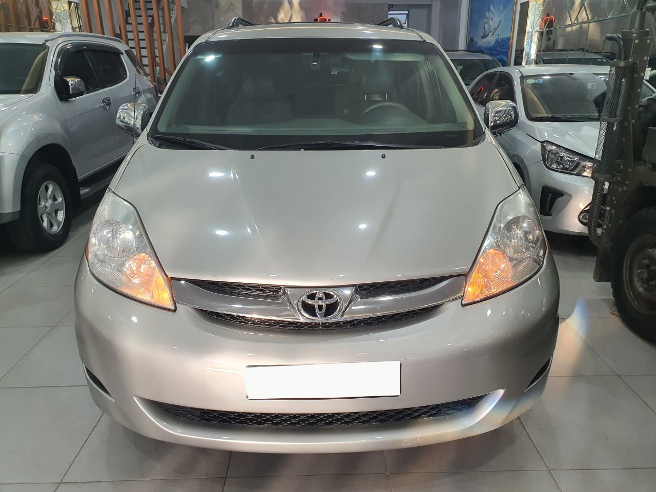 2008 Toyota Sienna: Đánh Giá, Giá Bán & Thông Số Kỹ Thuật Xe Cũ Chi Tiết 2 Toyota Sienna 2008: Thông Số Kỹ Thuật Chi Tiết và Đánh Giá Hiệu Suất Vận Hành