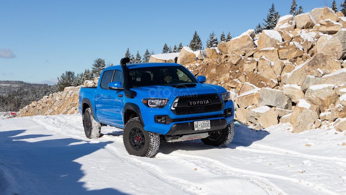 Đánh Giá Hiệu Suất và Khả Năng Vận Hành Toyota Tacoma 2019: Động Cơ, Hộp Số, và Hệ Dẫn Động
