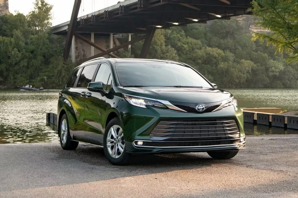 2024 Toyota Sienna LE: Đánh Giá, Giá Bán, Thông Số & Ưu Điểm Xe Minivan Hybrid 4 Động Cơ và Khả Năng Vận Hành của Toyota Sienna LE 2024: Hiệu Suất và Tiết Kiệm Nhiên Liệu