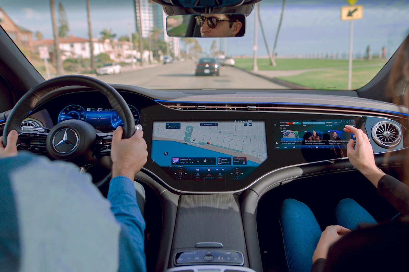 Ảnh Lái Xe Mercedes: Khám Phá Trải Nghiệm Lái Thượng Lưu, Phong Cách Sang Trọng 2 Khám phá các concept và phong cách chụp ảnh lái xe Mercedes đẳng cấp