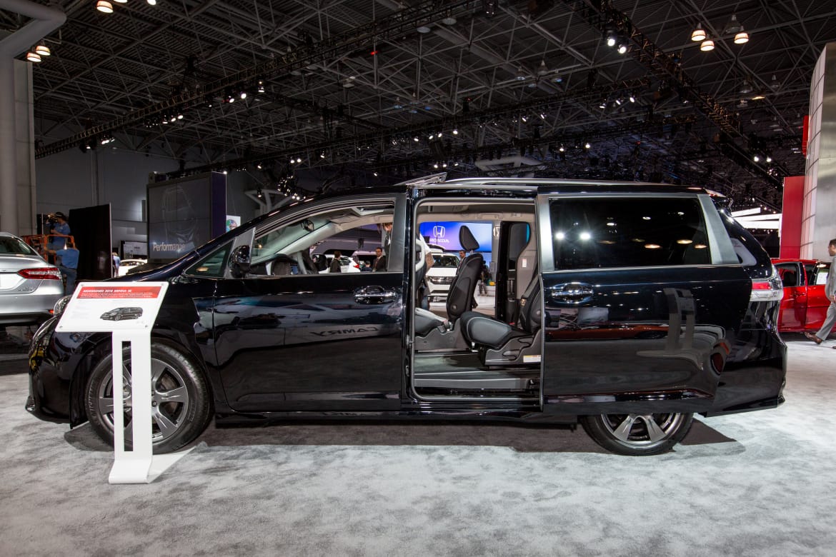 ban xe toyota sienna 4