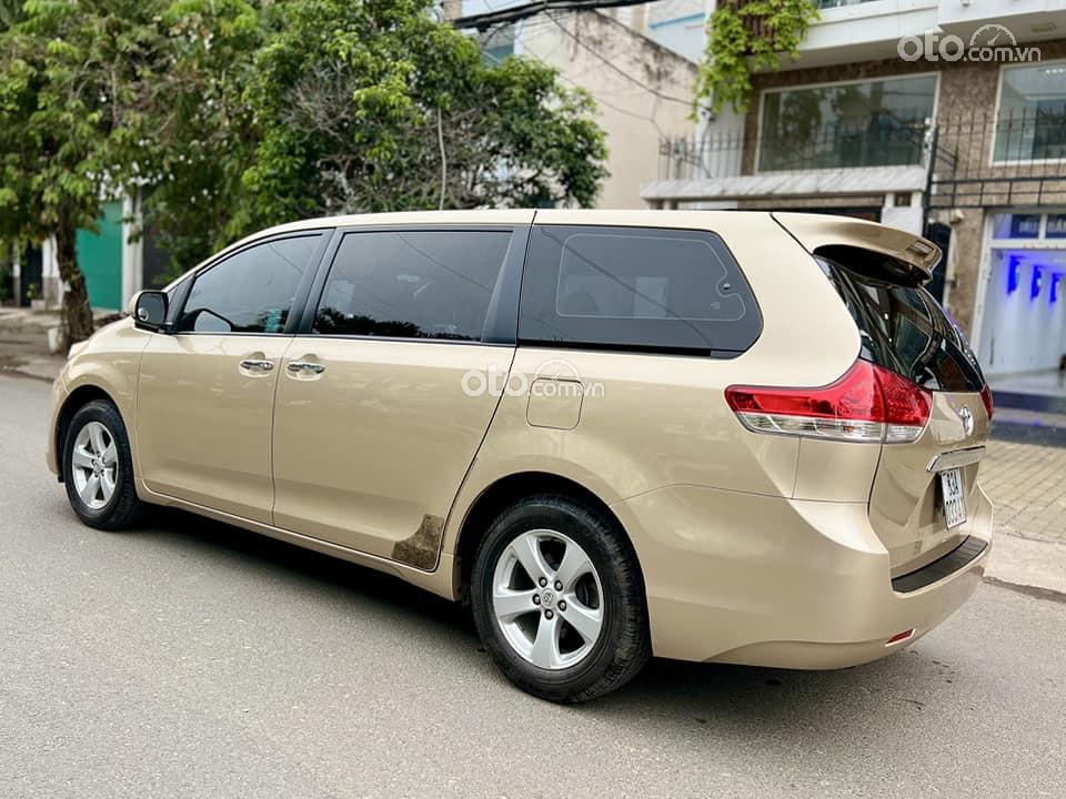 Tư vấn mua bán xe Toyota Sienna cũ: Kinh nghiệm và lưu ý