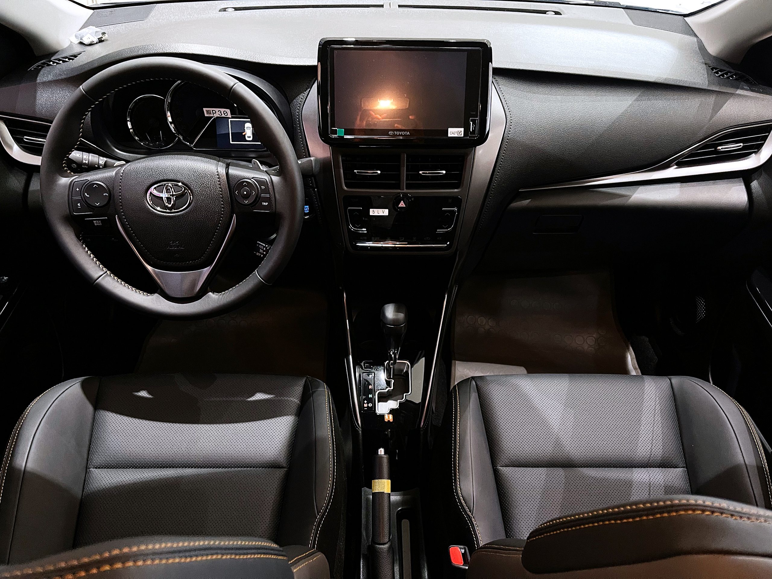 Toyota CHR: Trang Bị An Toàn và Công Nghệ Hỗ Trợ Lái Xe Tiên Tiến