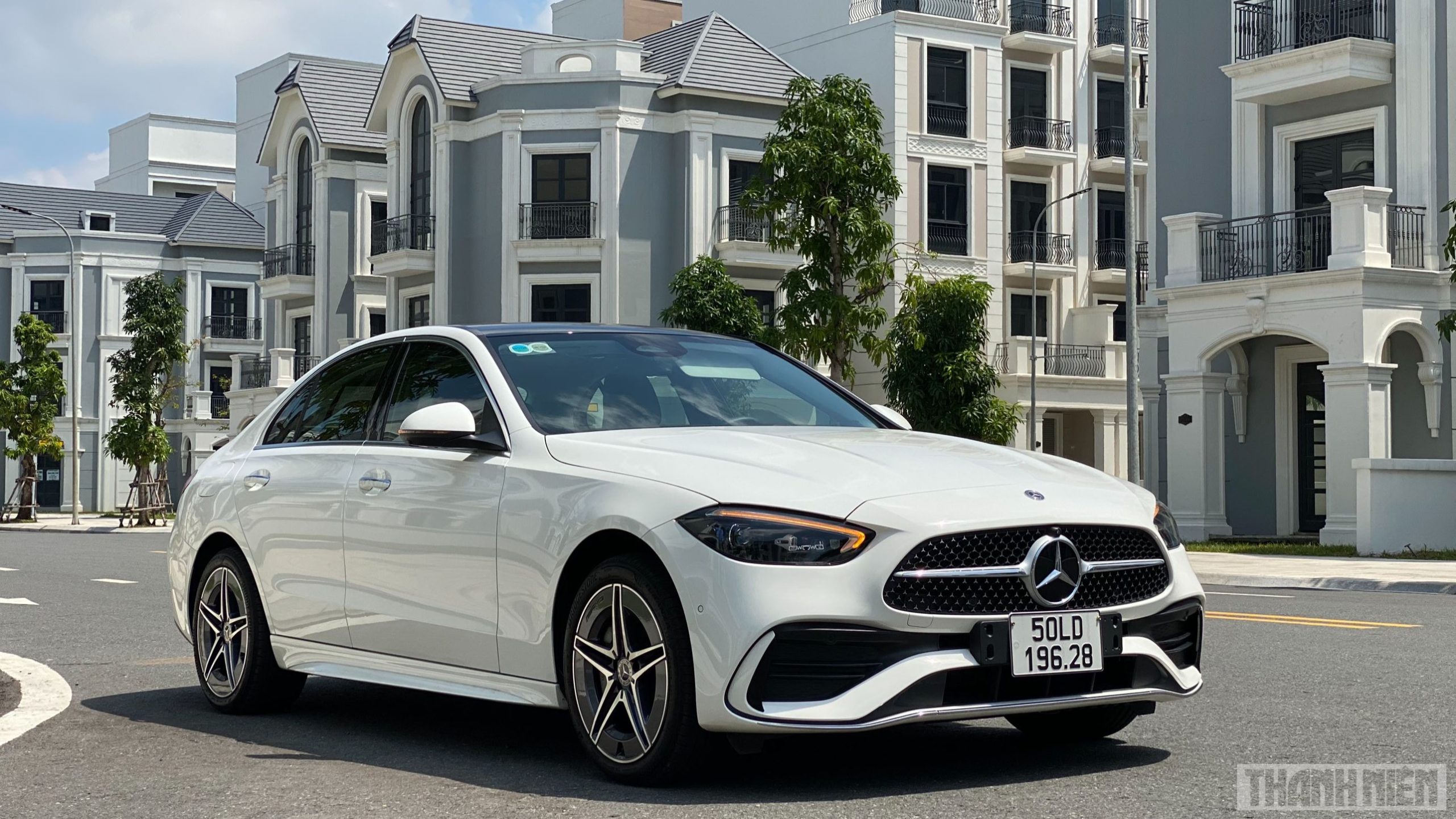 Đánh giá giá trị Mercedes C300: Có đáng với mức đầu tư?