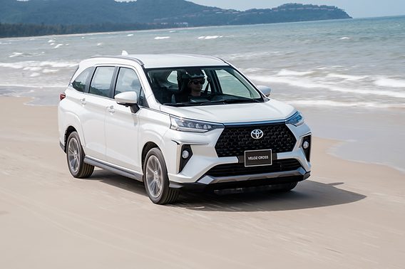 Đánh Giá Trải Nghiệm Lái Thực Tế Toyota Veloz Cross: Vận Hành, Tiện Nghi & Cảm Giác Lái
