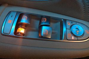 cac ky hieu tren xe mercedes 3