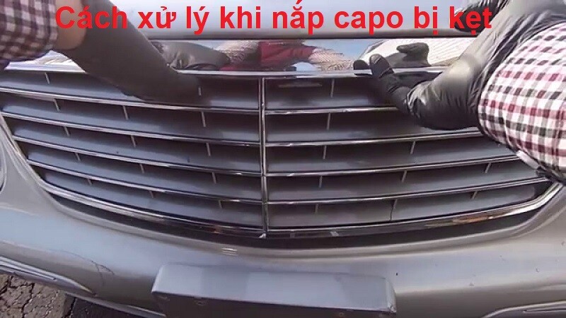 Cách xử lý khi capo Mercedes C200 bị kẹt hoặc không mở được