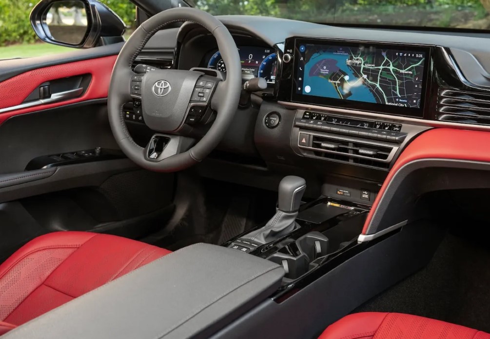 Công nghệ an toàn Camry 2025: Những tính năng nổi bật nào được trang bị?