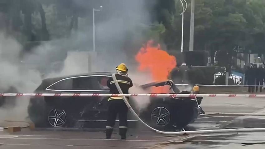 Cháy Xe Mercedes: Nguyên Nhân, Rủi Ro Và Giải Pháp An Toàn Phòng Ngừa 2 Các nguyên nhân chính dẫn đến cháy xe Mercedes và cơ chế hoạt động