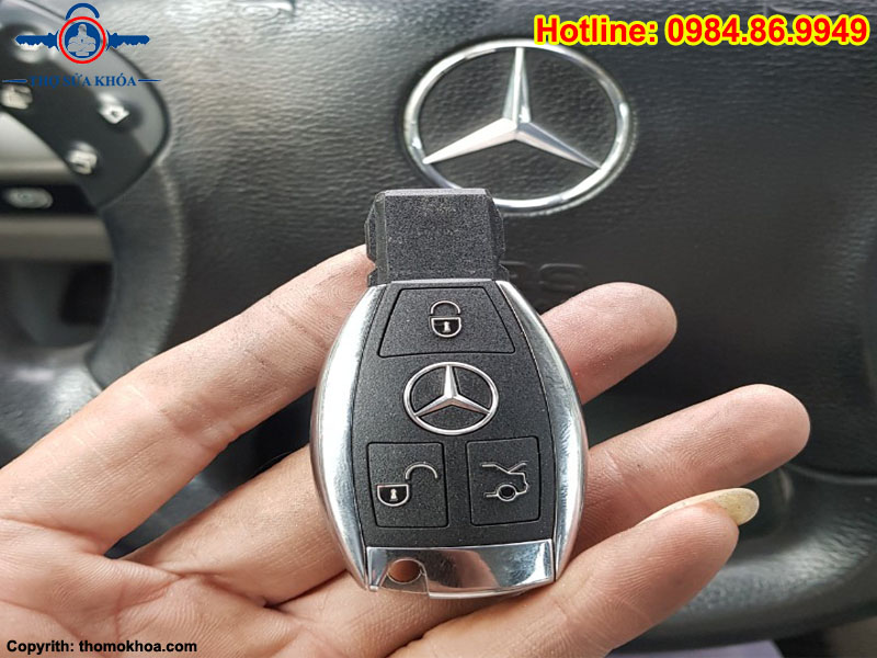 chia khoa mercedes c300 1