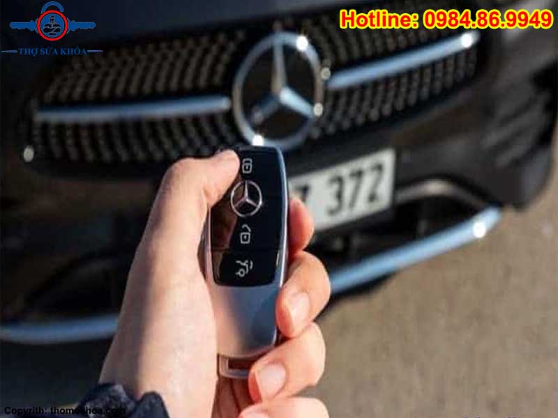 Chi phí làm và sửa chìa khóa Mercedes C200: Yếu tố ảnh hưởng và bảng giá tham khảo