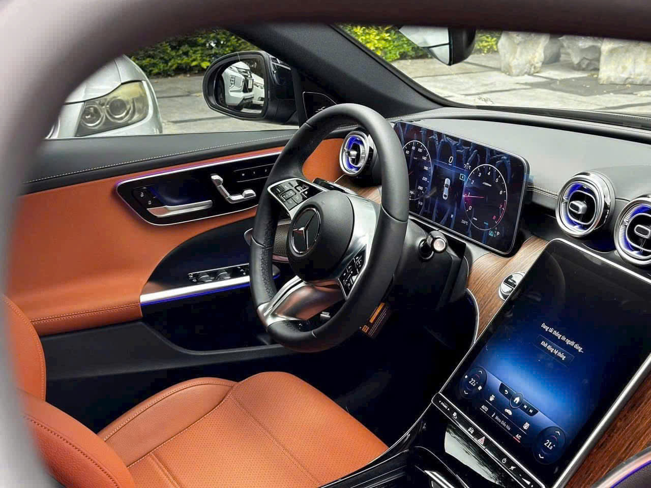 Ảnh Hưởng Của Chiều Dài Mercedes C200 Đến Trải Nghiệm Lái và Không Gian Nội Thất