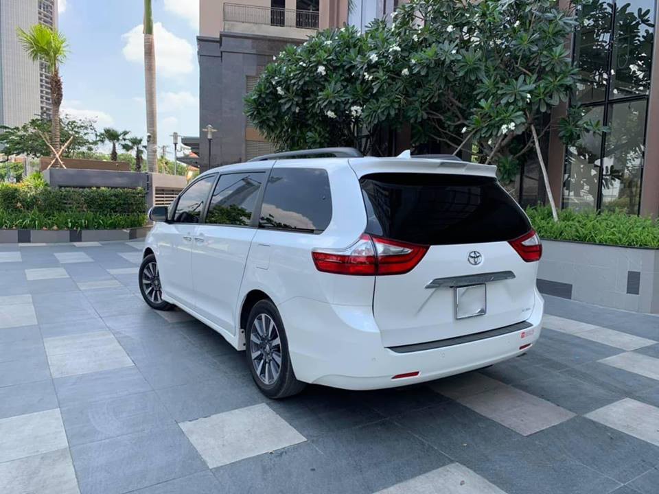 Có Nên Mua Xe Toyota Sienna Cũ? Đánh Giá, Kinh Nghiệm & Giá Tốt 5 Giá Xe Toyota Sienna Cũ Hiện Nay: Cập Nhật & Phân Tích Thị Trường