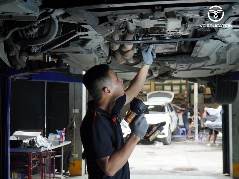 Quy Trình Lắp Đặt và Bảo Dưỡng Cửa Gió Điều Hòa Mercedes Đúng Cách