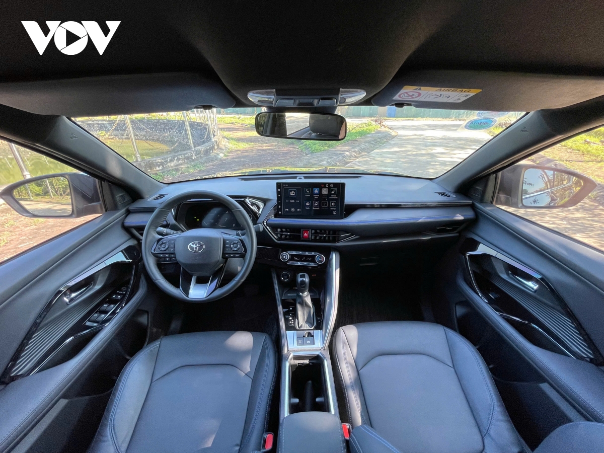 Thiết Kế Ngoại Thất và Nội Thất Toyota Yaris Cross: Đánh Giá Điểm Nhấn và Khác Biệt