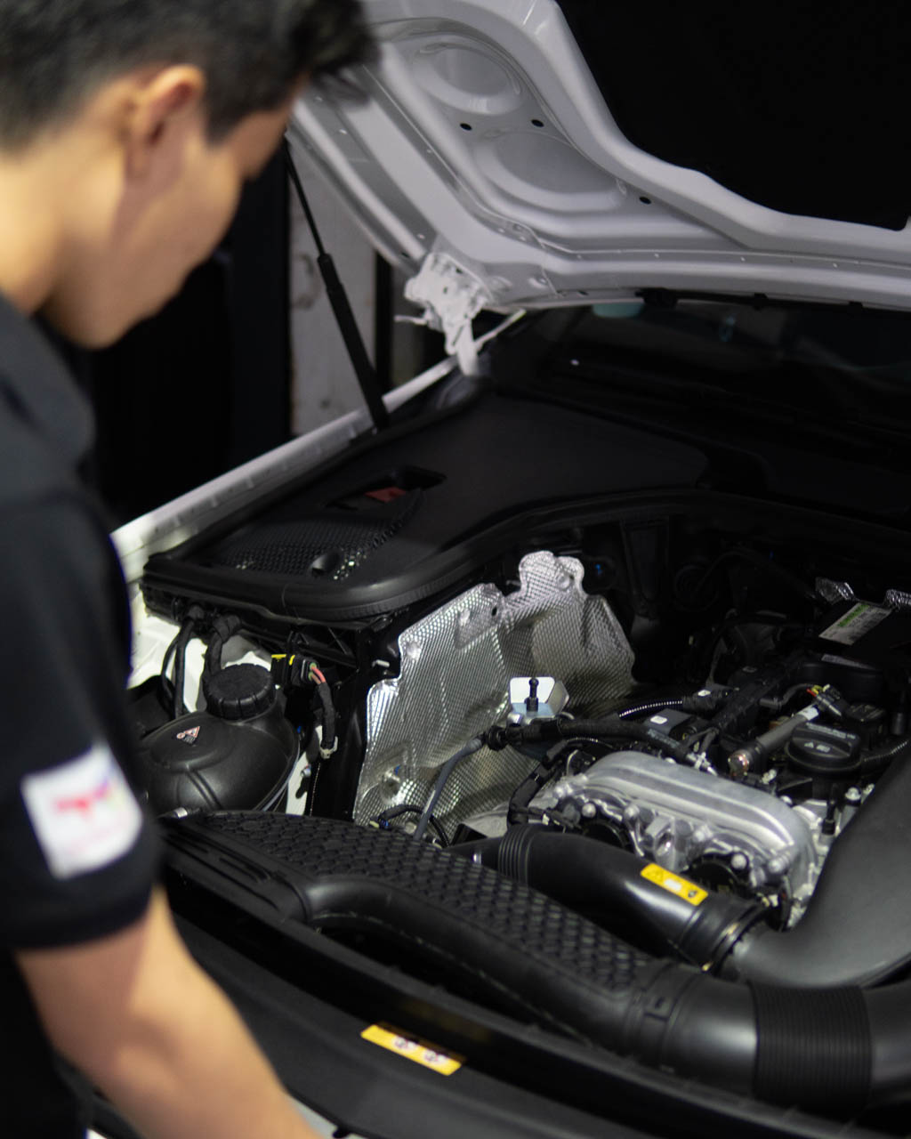 Đánh Giá Hiệu Suất và Mức Tiêu Thụ Nhiên Liệu Của Động Cơ Mercedes