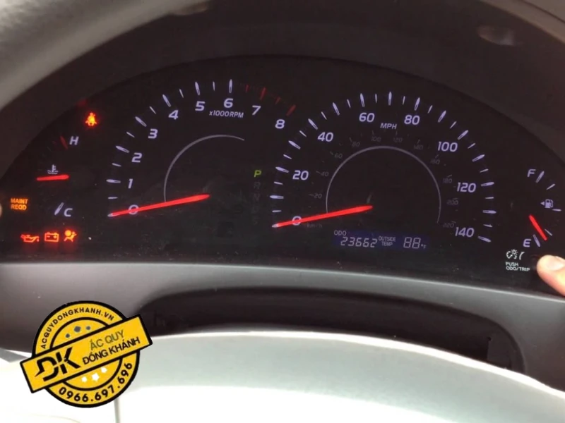 Dấu hiệu nhận biết đồng hồ Camry Toyota bị hỏng và nguyên nhân (Các triệu chứng cho thấy đồng hồ gặp vấn đề, phân tích nguyên nhân gây ra hỏng hóc để người dùng có thể phòng tránh.)