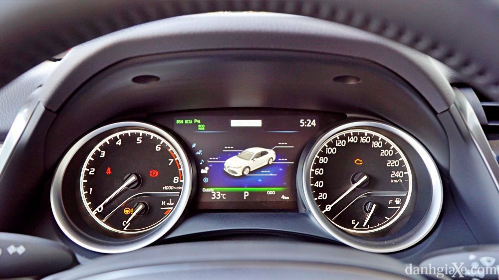 Đồng Hồ Toyota Camry: Tổng Quan & Vai Trò Trong Xe (Đồng hồ trên xe Toyota Camry không chỉ là thiết bị xem giờ mà còn là một phần của hệ thống thông tin, hiển thị các thông số quan trọng. Tìm hiểu tổng quan về chức năng và tầm quan trọng của nó.)