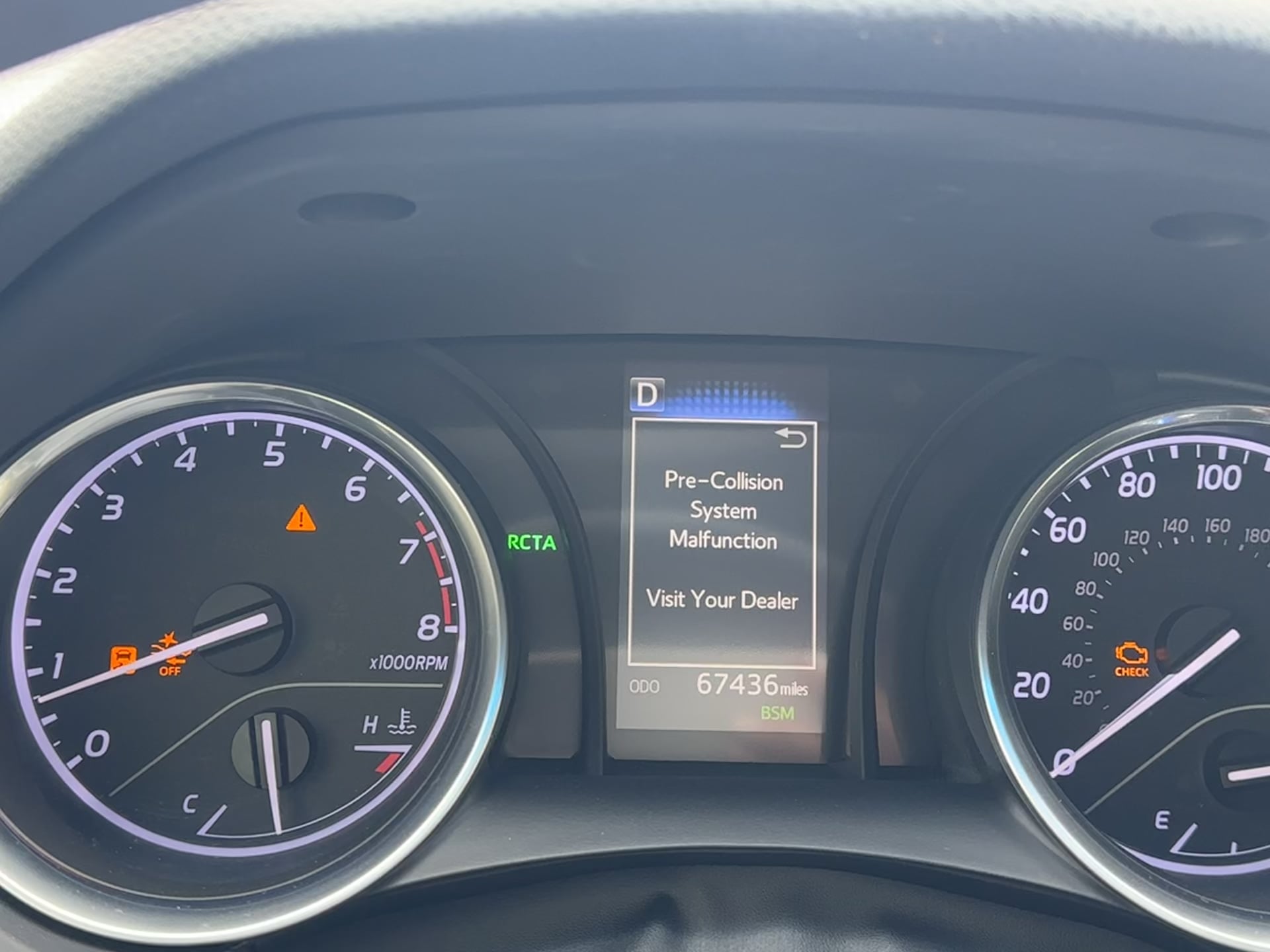 Thay Thế & Nâng Cấp Đồng Hồ Toyota Camry: Khi Nào Cần Thiết & Lựa Chọn Tối Ưu (Khi đồng hồ gặp lỗi nghiêm trọng hoặc muốn nâng cấp, việc thay thế là cần thiết. Cân nhắc các yếu tố và lựa chọn loại đồng hồ phù hợp.)