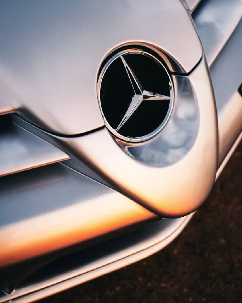 Đuôi Xe Mercedes: Biểu Tượng Của Đẳng Cấp và Công Nghệ