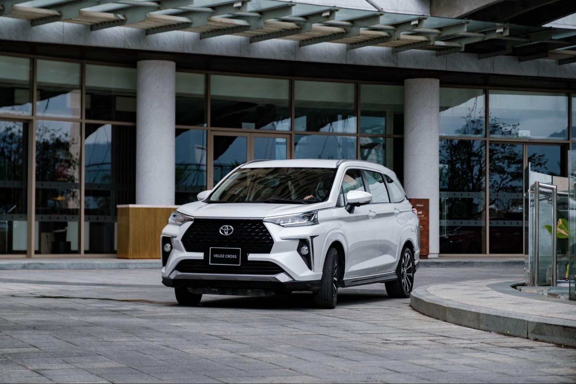 So Sánh Giá Toyota Veloz Với Các Đối Thủ Cạnh Tranh Trong Phân Khúc MPV