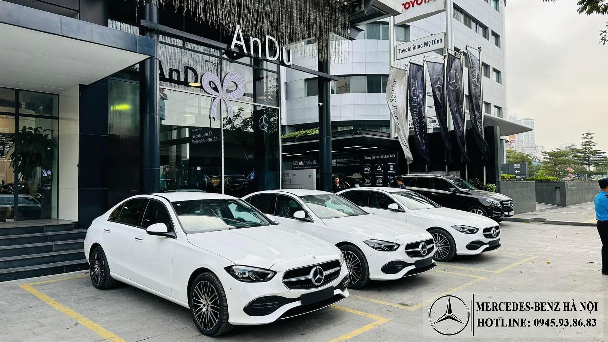 So sánh MercedesBenz C200 2023 với đối thủ cạnh tranh: Đặt lên bàn cân