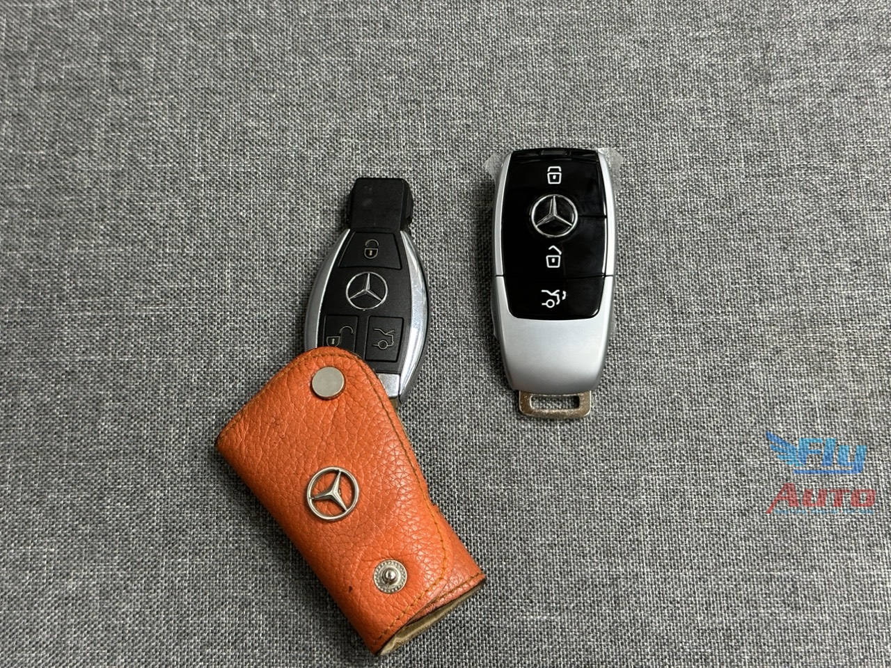 Các yếu tố ảnh hưởng đến giá chìa khóa xe Mercedes chính hãng