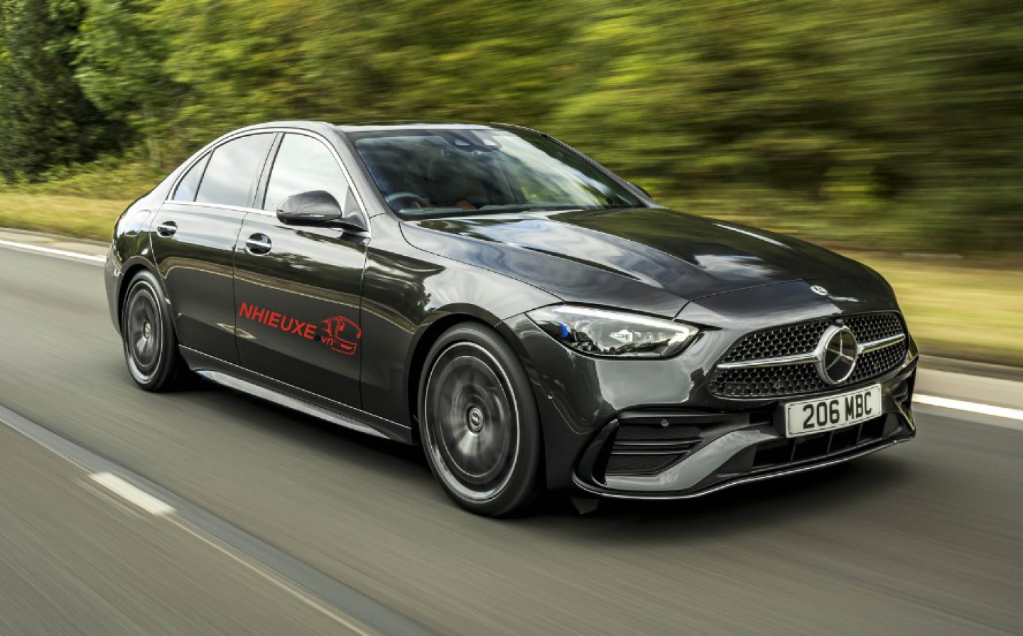 Các yếu tố QUYẾT ĐỊNH giá thuê xe Mercedes hàng ngày