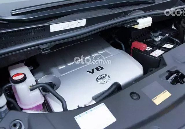 Kinh Nghiệm Kiểm Tra Toyota Alphard Cũ: Checklist Chi Tiết Từ A Đến Z (Mô tả: Hướng dẫn chi tiết các bước kiểm tra xe Toyota Alphard cũ trước khi mua, bao gồm kiểm tra ngoại thất, nội thất, động cơ, hộp số, hệ thống điện, giấy tờ pháp lý. Cung cấp checklist để người mua tự kiểm tra hoặc sử dụng khi thuê chuyên gia kiểm tra.)