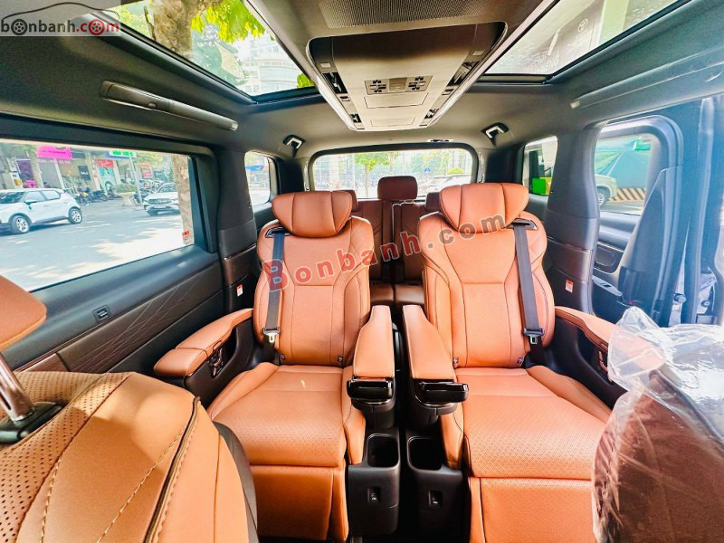 So Sánh Toyota Alphard Với Các Đối Thủ Cạnh Tranh: MercedesBenz VClass, Lexus LM,...