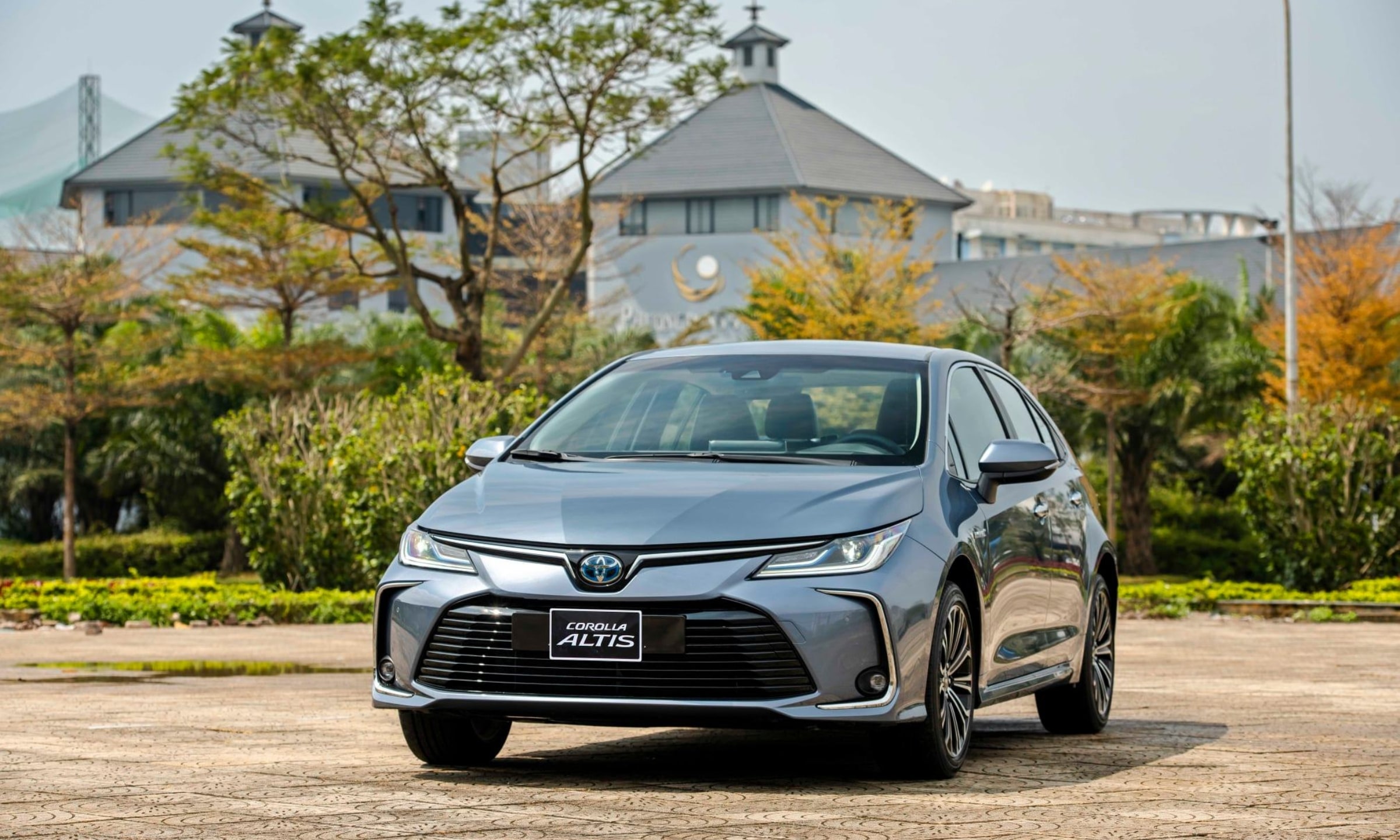 So sánh Toyota Corolla Altis với các đối thủ cạnh tranh: Mazda 3, Hyundai Elantra...