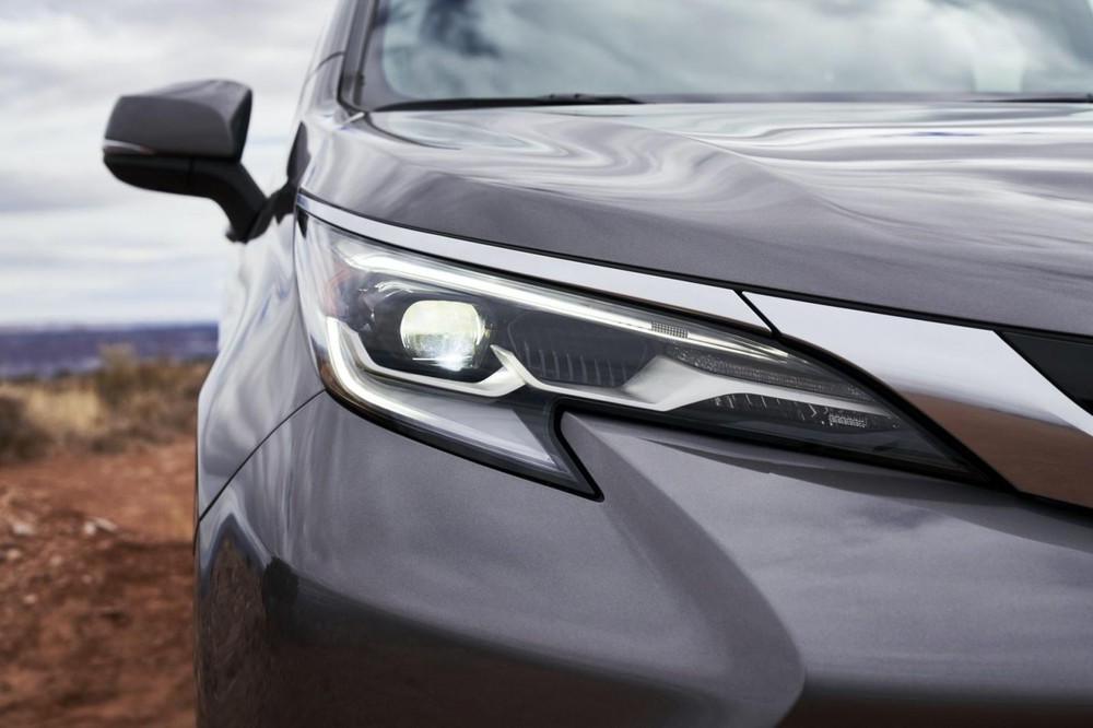 gia toyota sienna 7 3