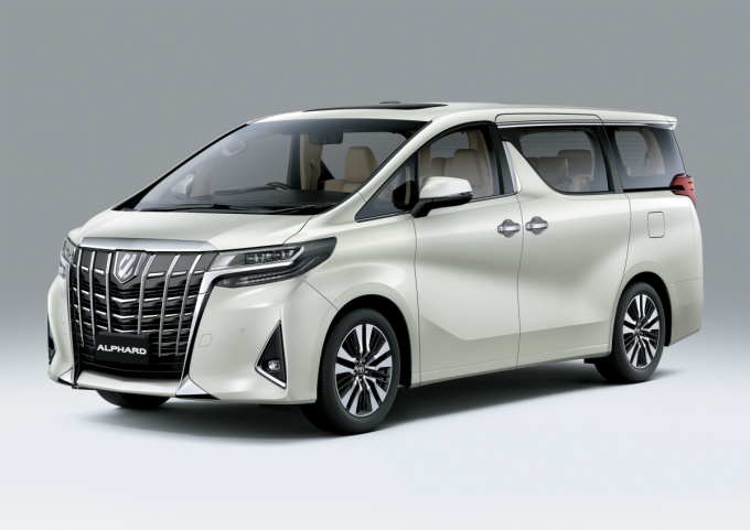 So sánh giá xe Alphard của Toyota với các đối thủ cạnh tranh (Mô tả: Đánh giá giá xe Alphard so với các mẫu xe MPV hạng sang khác trên thị trường, giúp người mua có cái nhìn khách quan để đưa ra quyết định.)