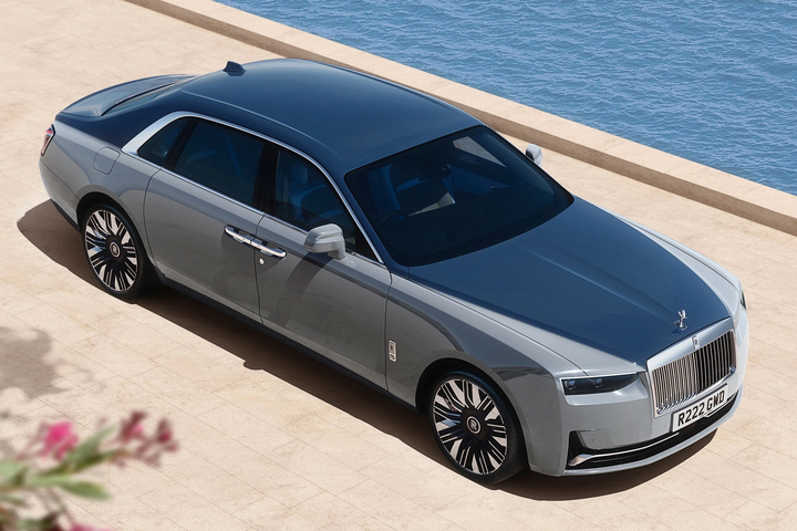 So sánh MercedesMaybach S 680 với các đối thủ siêu sang: RollsRoyce và Bentley