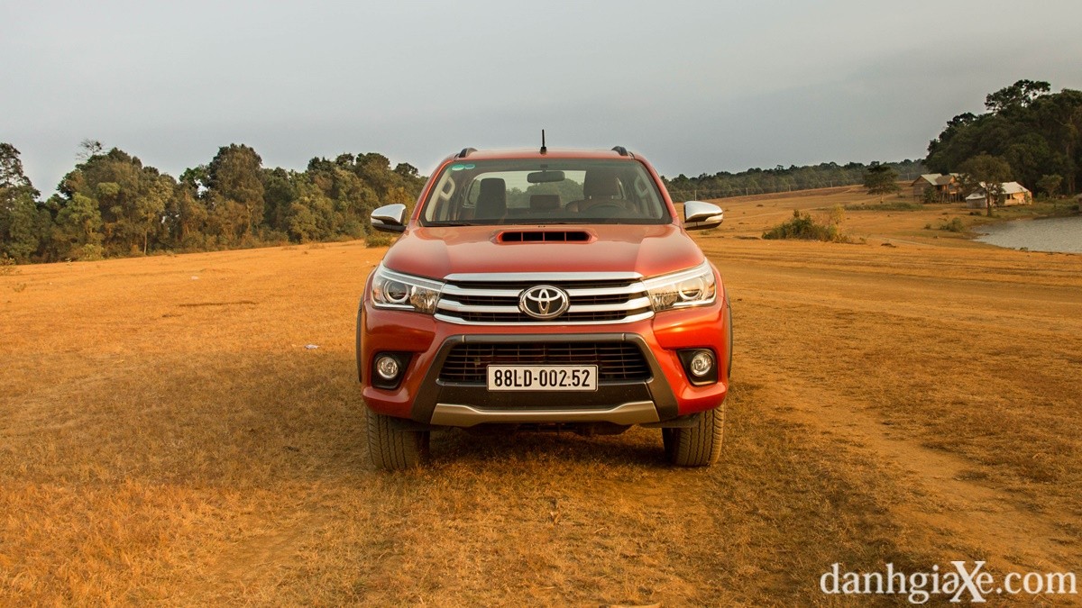 Giá Xe Toyota Hilux 2016 Cũ: Tổng Quan Thị Trường và Các Yếu Tố Ảnh Hưởng