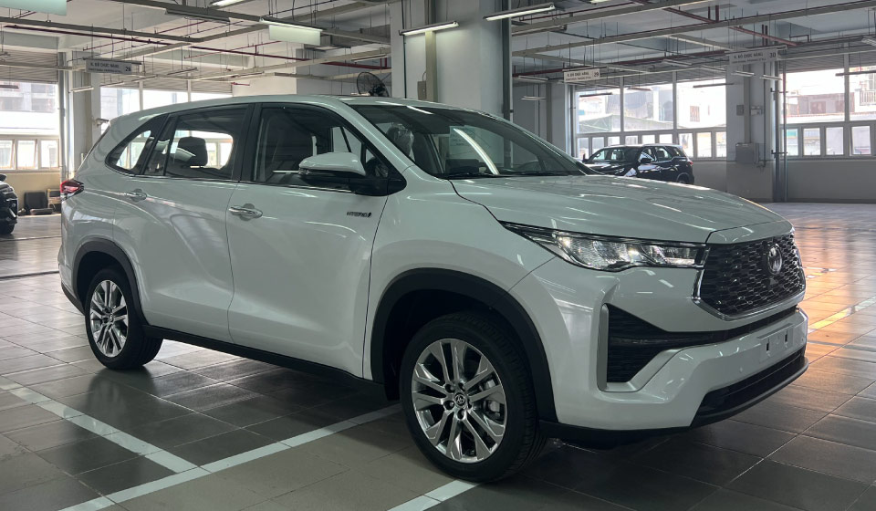 Thông Số Kỹ Thuật Toyota Innova Cross: Chi Tiết Từng Phiên Bản (Hybrid & Xăng)
