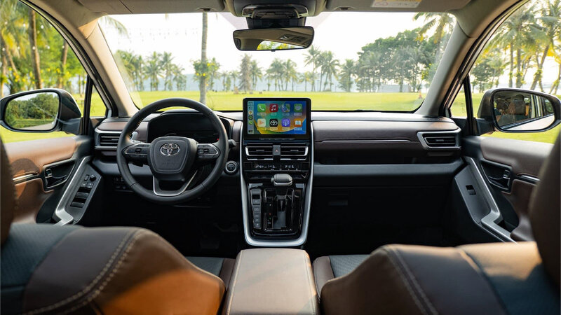 Đánh Giá Ưu Nhược Điểm Toyota Innova Cross Hybrid: Có Đáng Mua Không?