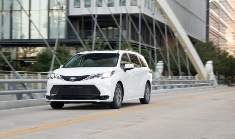 Giá Xe Toyota Sienna Hybrid 2024: Tổng Quan, Ưu Đãi & Cập Nhật Mới Nhất