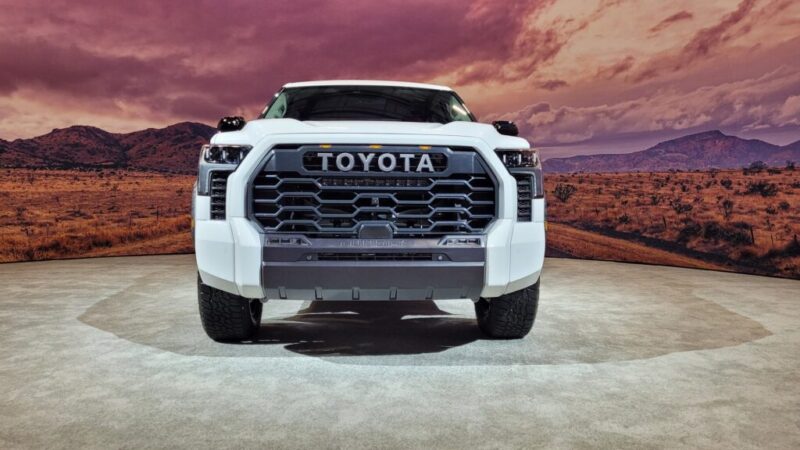 Tìm kiếm và lựa chọn đơn vị nhập khẩu và phân phối xe Toyota Tundra uy tín tại Việt Nam