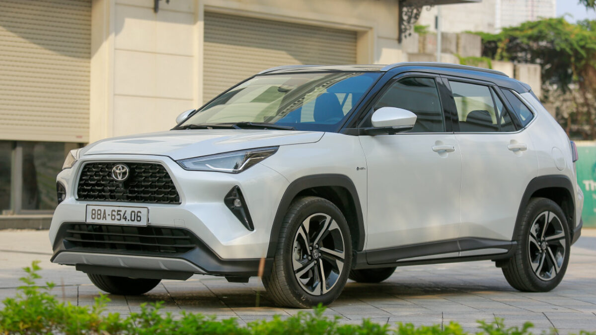 Đánh Giá Chi Tiết Yaris Cross Toyota: Ưu Nhược Điểm, Thông Số Kỹ Thuật và Trải Nghiệm Lái