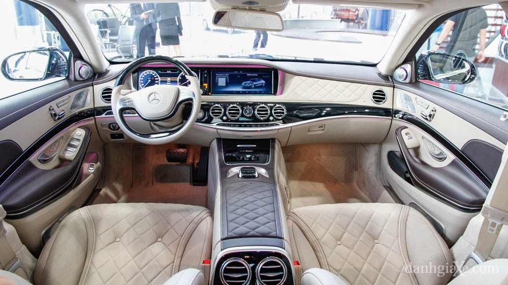 Thiết Kế Ngoại Thất MercedesMaybach S600: Uy Nghi Và Tinh Tế