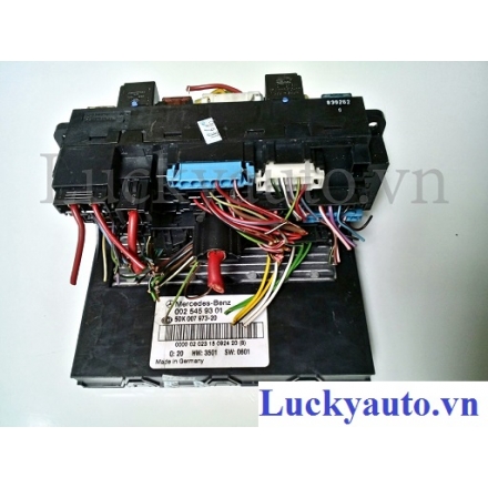 Hộp SAM xe Mercedes là gì và vai trò then chốt của nó?