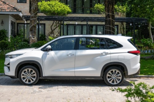 Khả Năng Vận Hành và An Toàn của Innova Toyota: Động Cơ, Hộp Số, Trang Bị An Toàn và Cảm Giác Lái