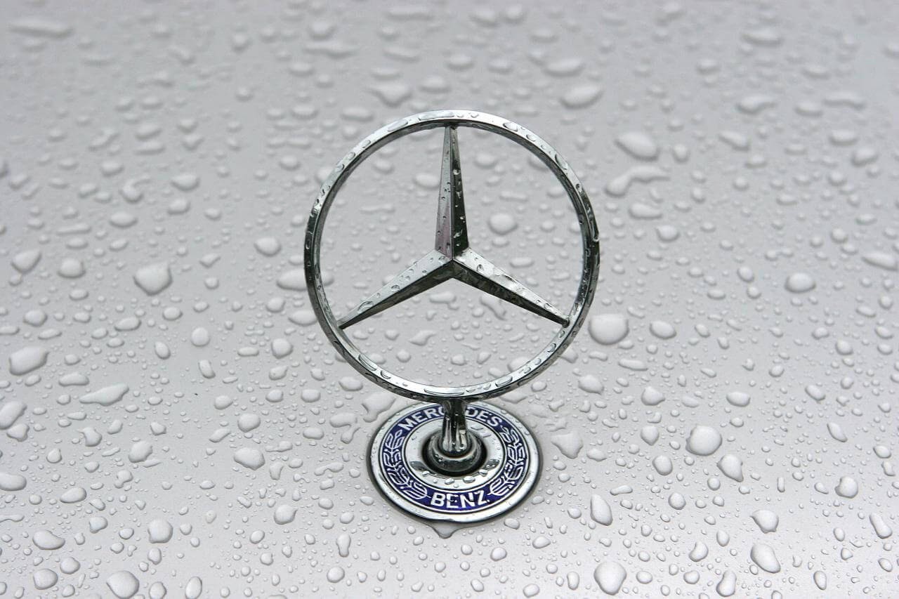 logo cua xe mercedes 1