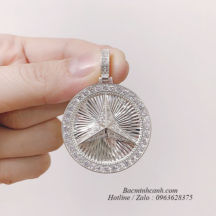 Giá Mặt Dây Chuyền Mercedes: Phân Khúc và Yếu Tố Ảnh Hưởng